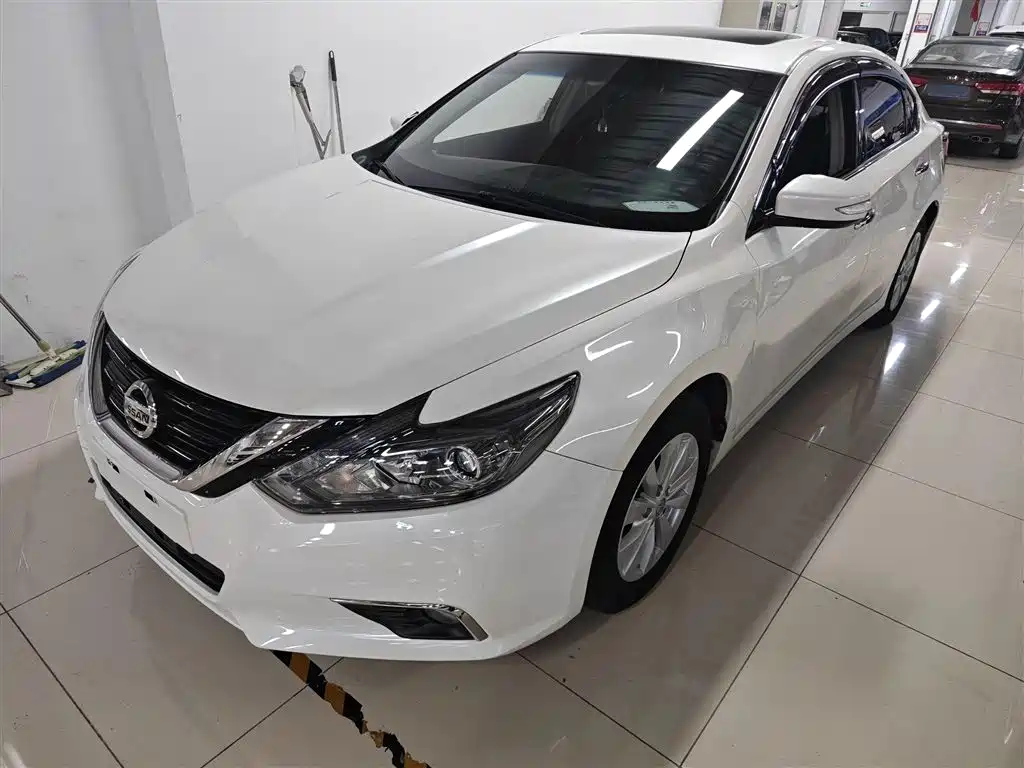 NISSAN TEANA 2018