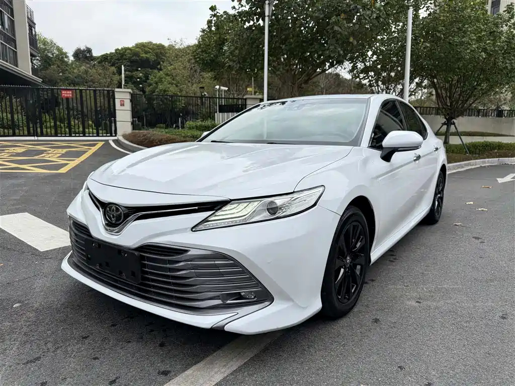 TOYOTA CAMRY 2018
