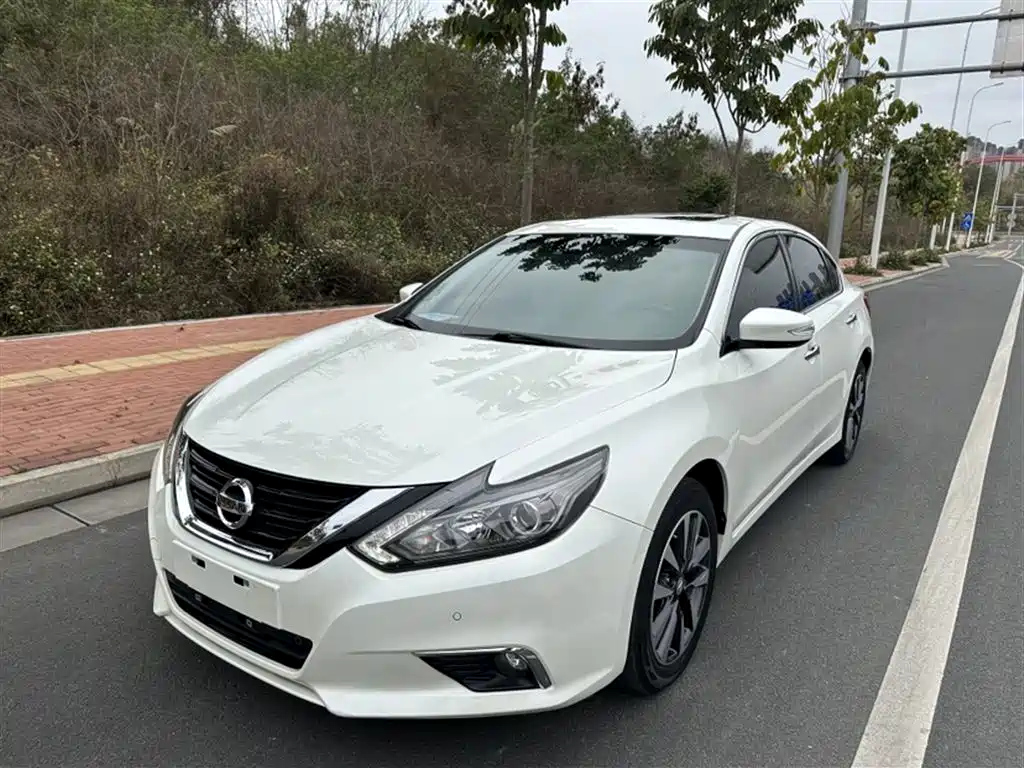 NISSAN TEANA 2016