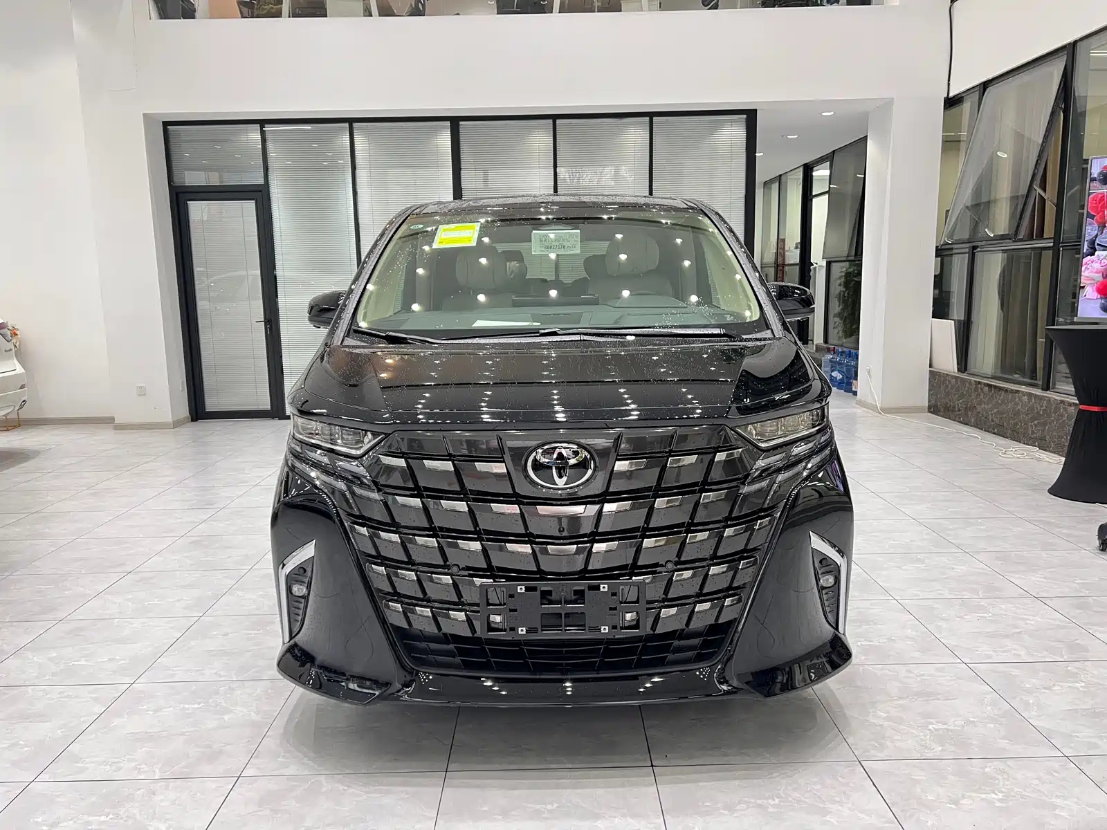 TOYOTA ALPHARD 2024