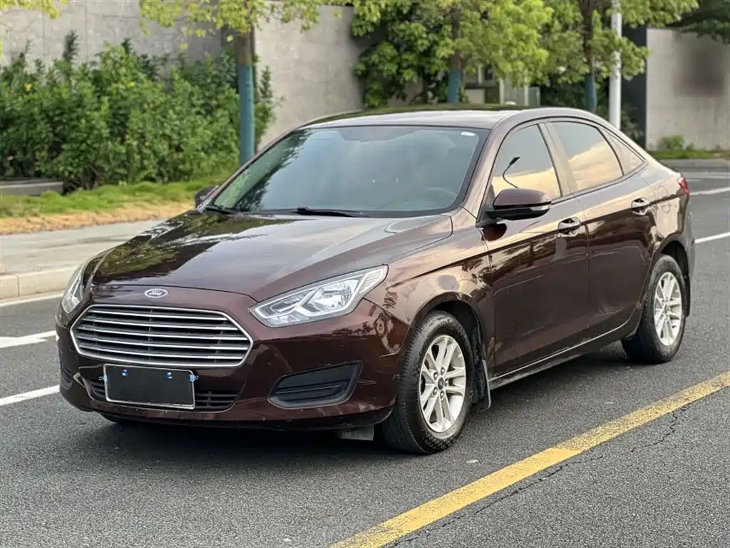FORD ESCORT 2019