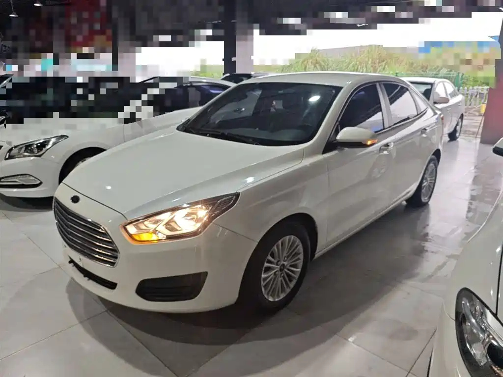 FORD ESCORT 2017