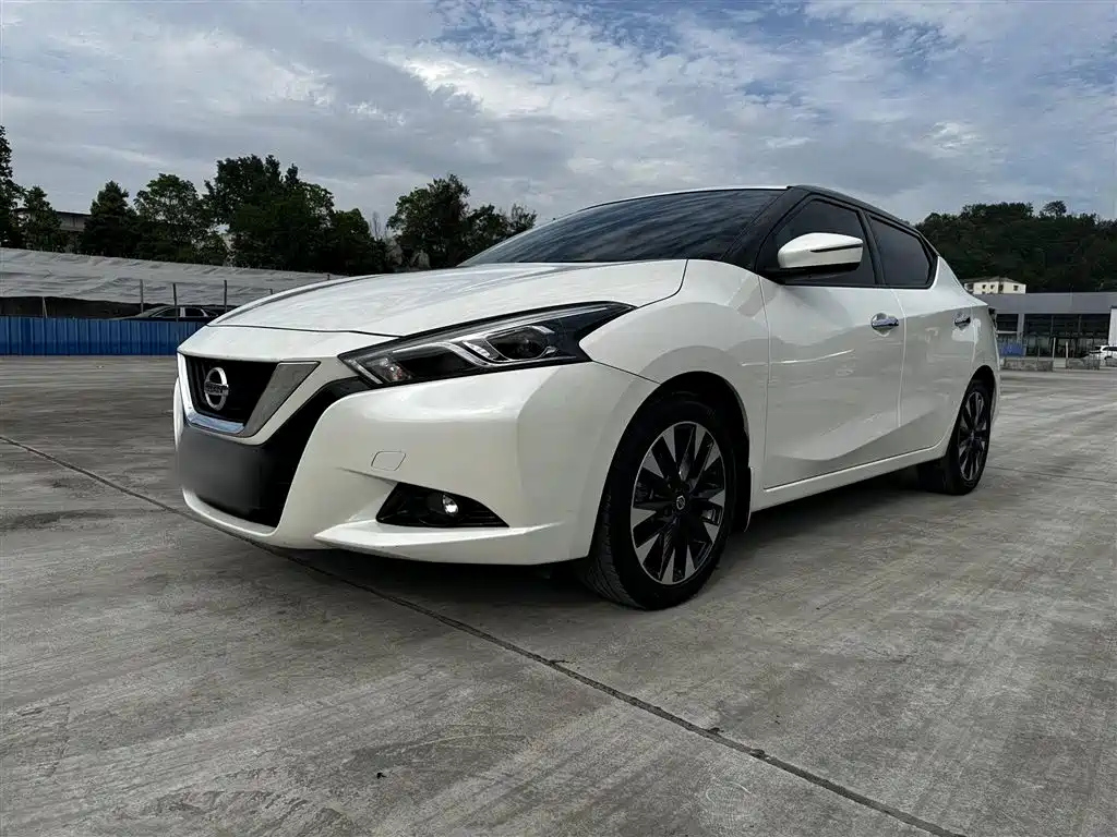 NISSAN LANNIA