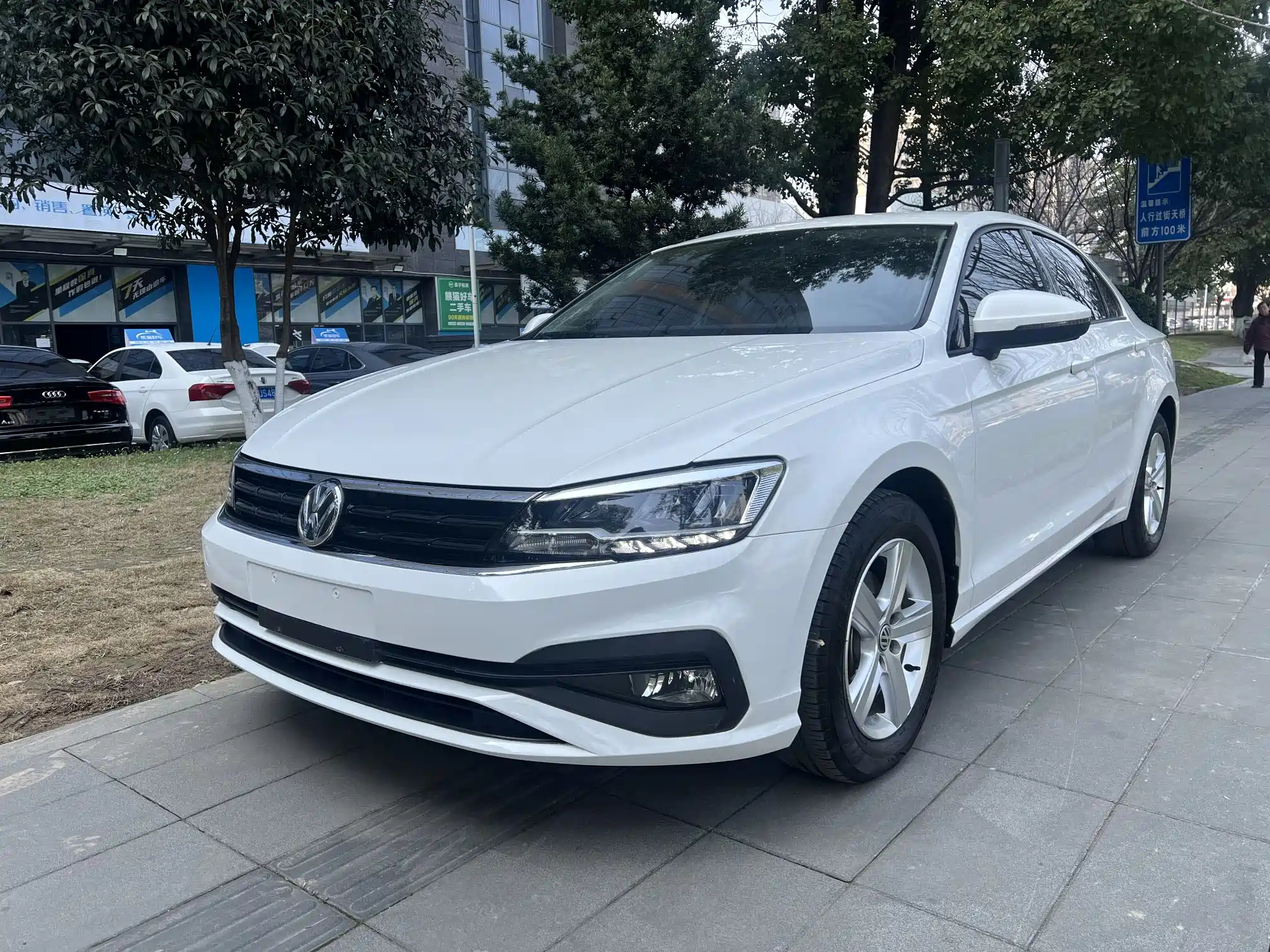 VOLKSWAGEN LAMANDO 2021