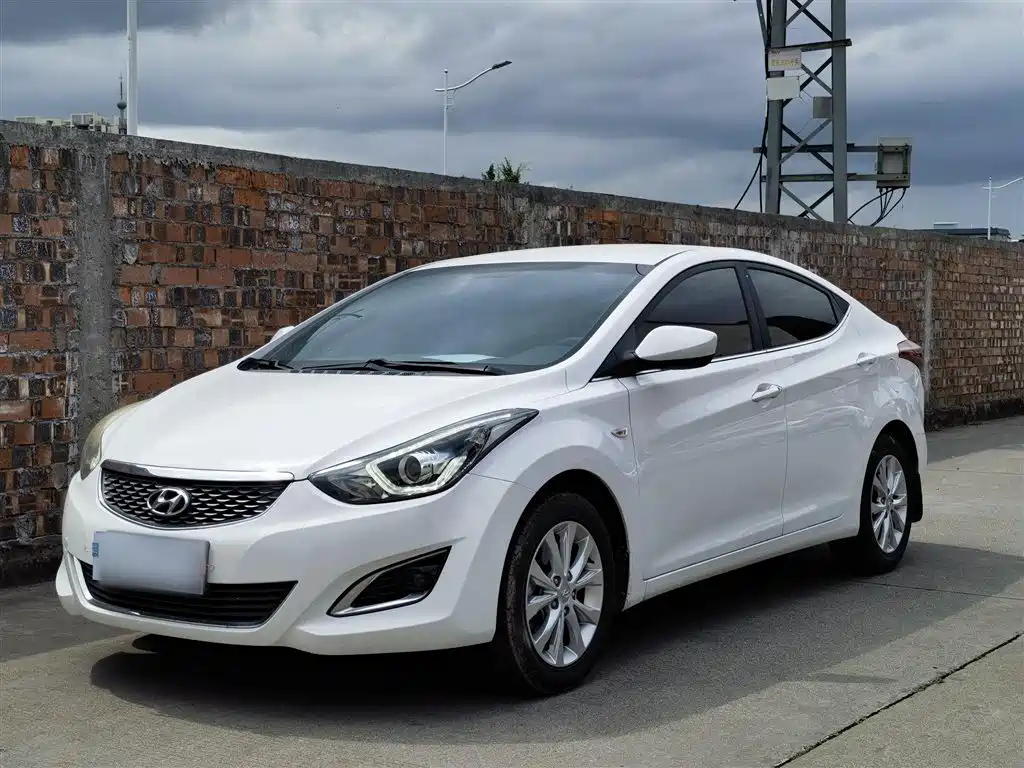 HYUNDAI ELANTRA 2016