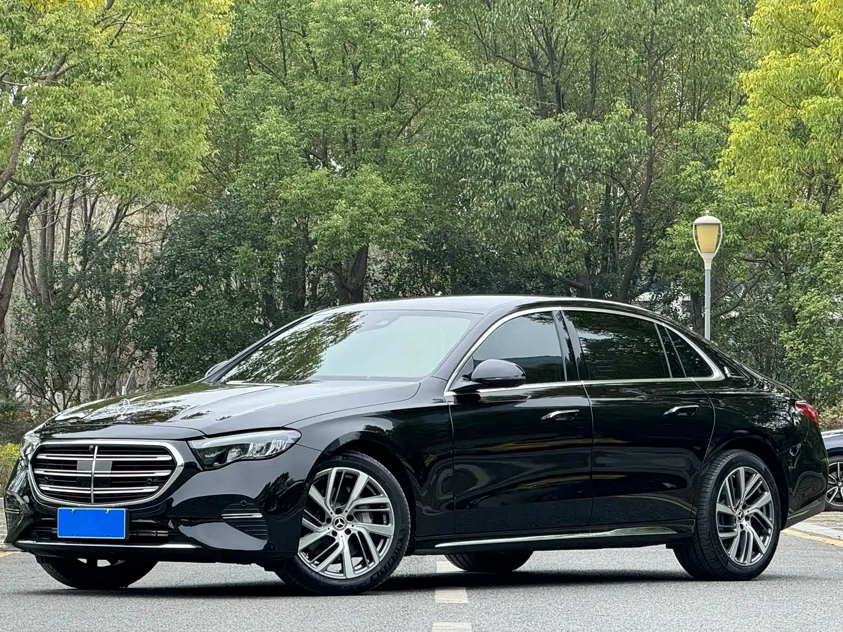 MERCEDES BENZ E-CLASS 2025