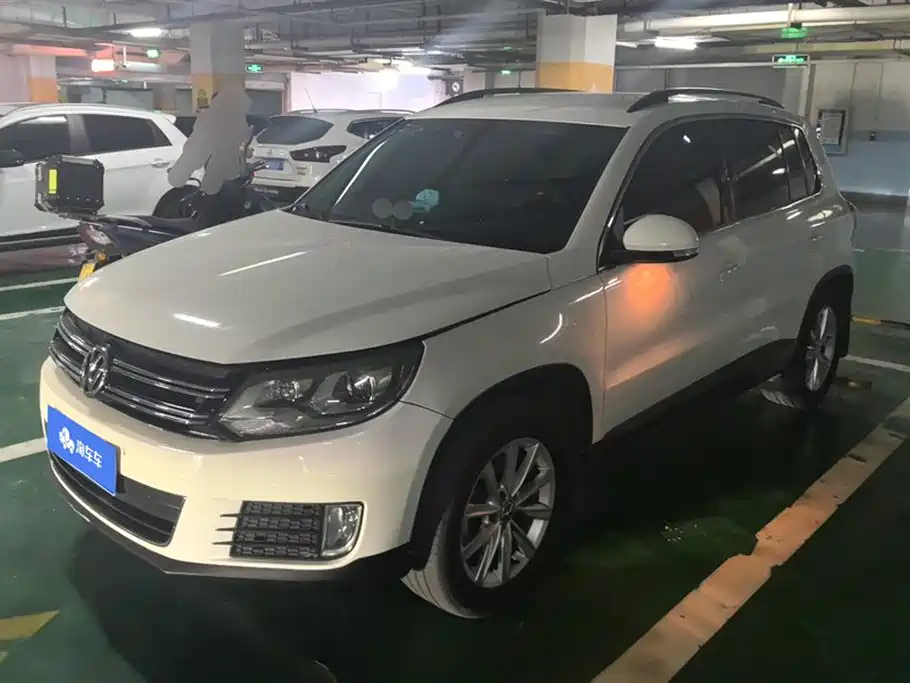 VOLKSWAGEN TIGUAN 2015