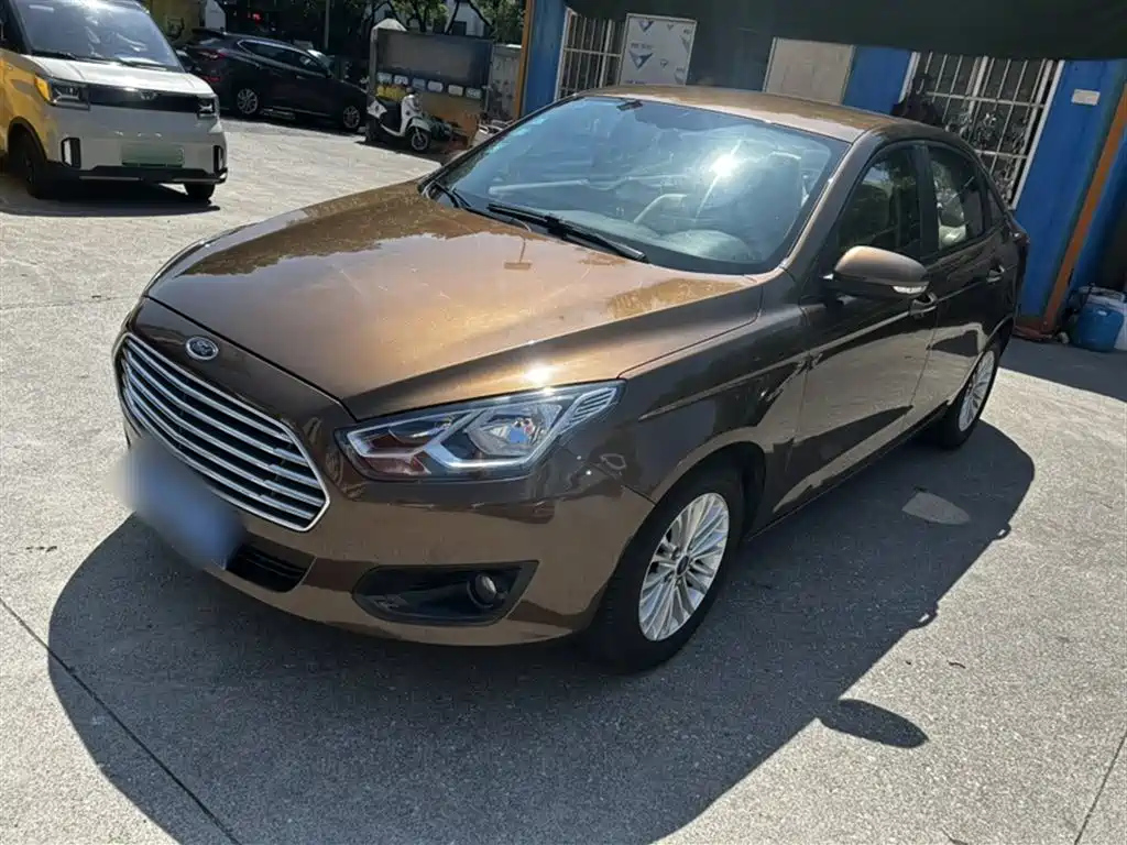 FORD ESCORT 2017
