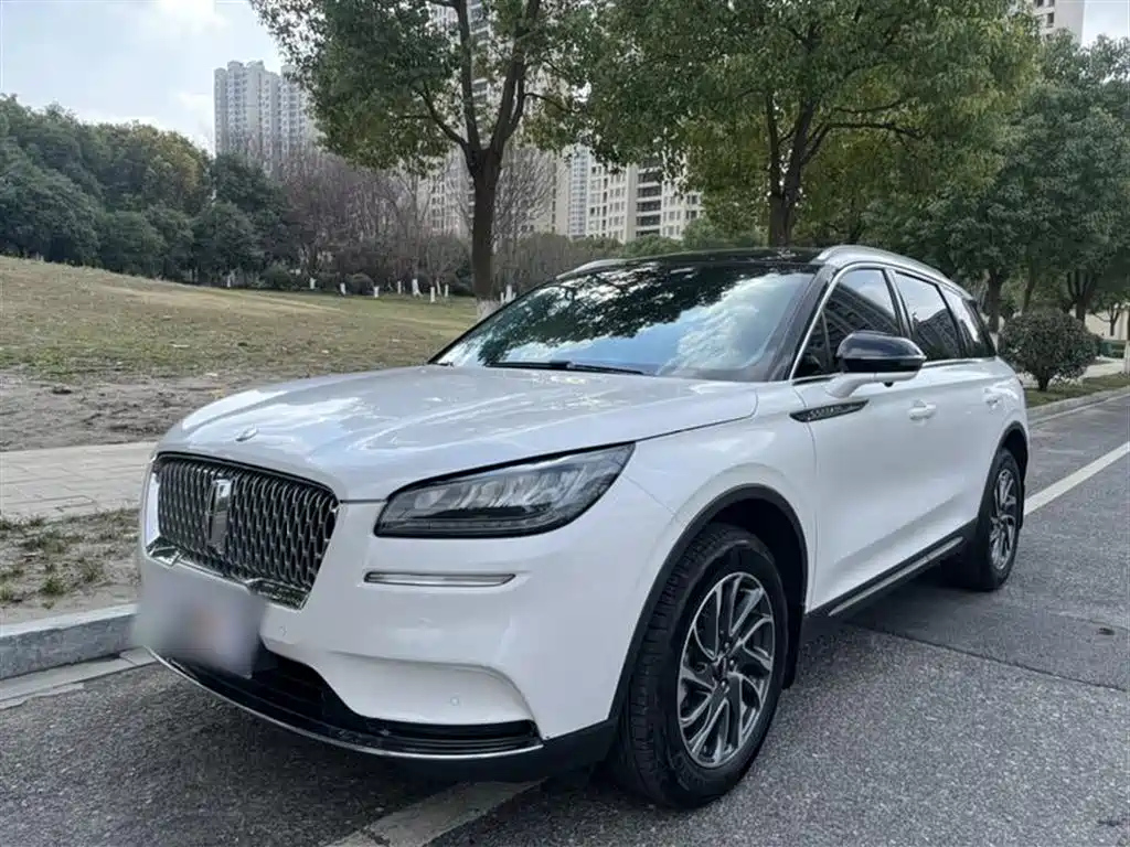 LINCOLN ADVENTURER 2022