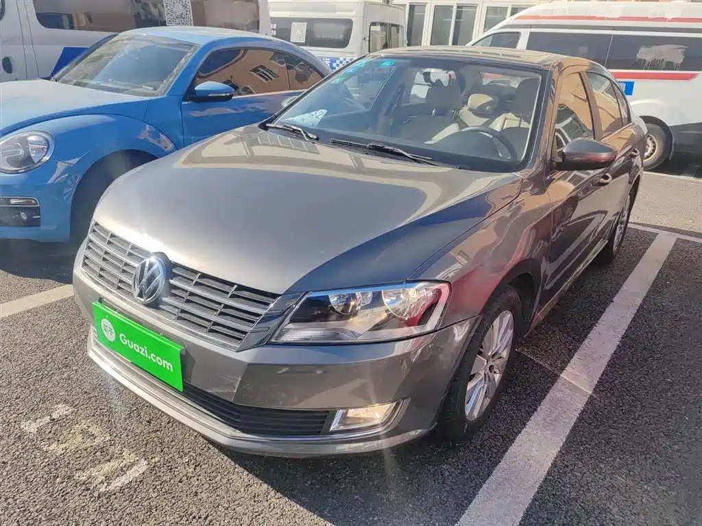 VOLKSWAGEN LAVIDA 2013