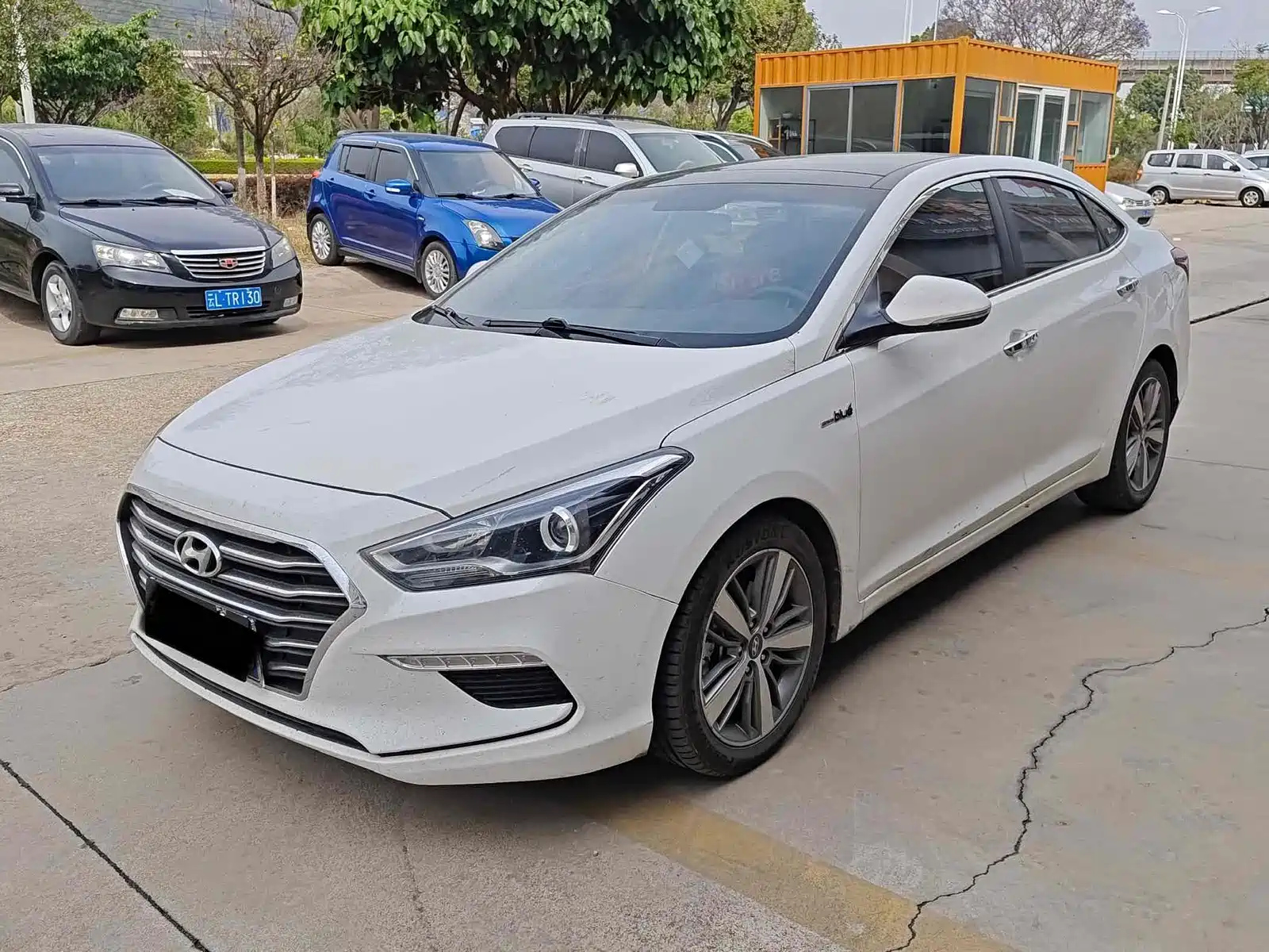 HYUNDAI MISTRA 2017