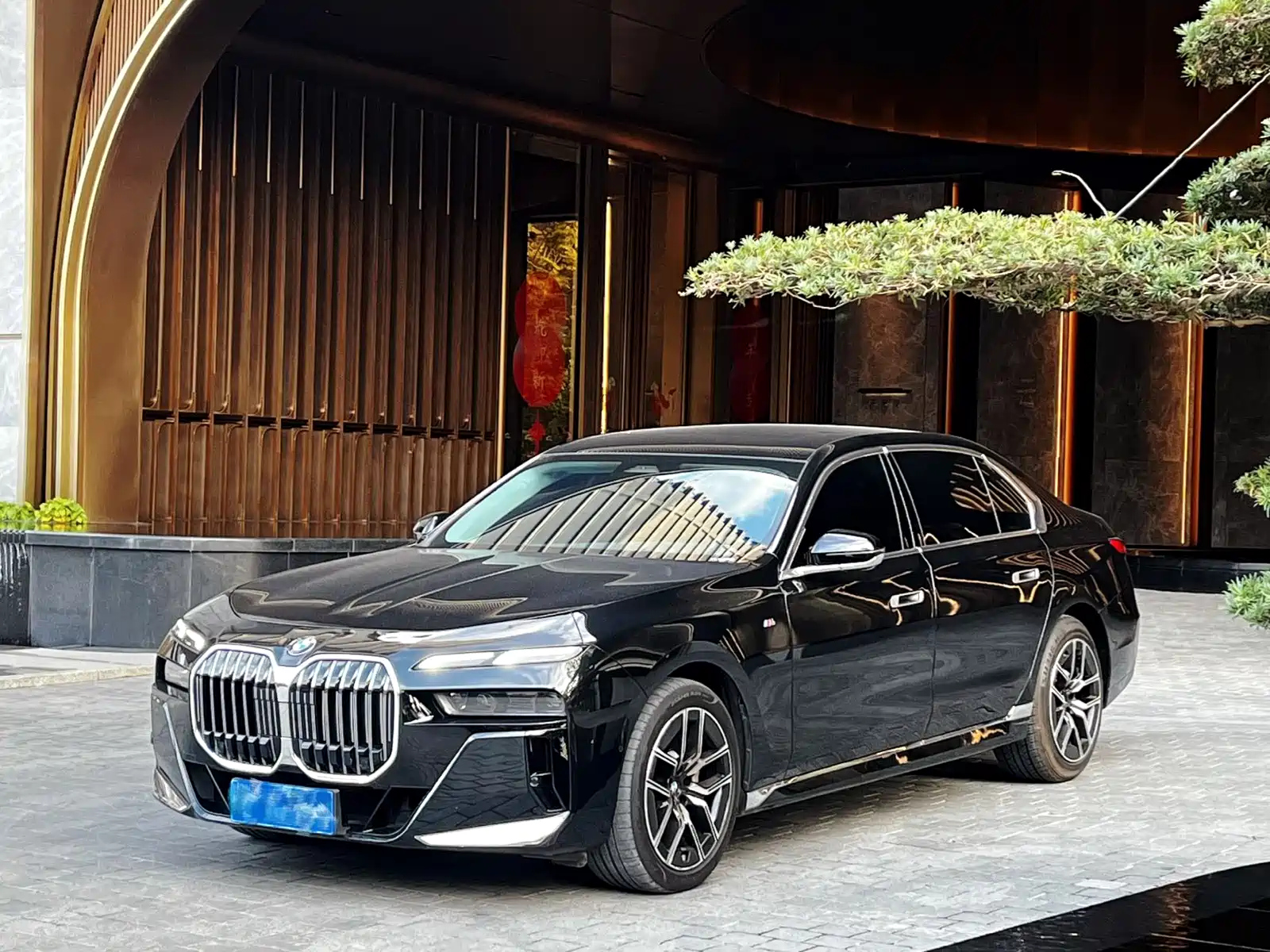 BMW 7-SERIES 2023