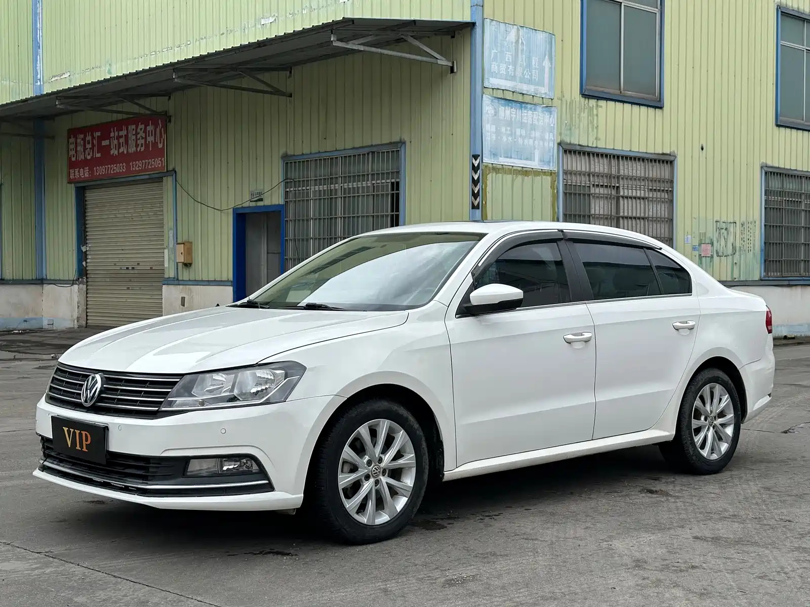 VOLKSWAGEN LAVIDA 2015
