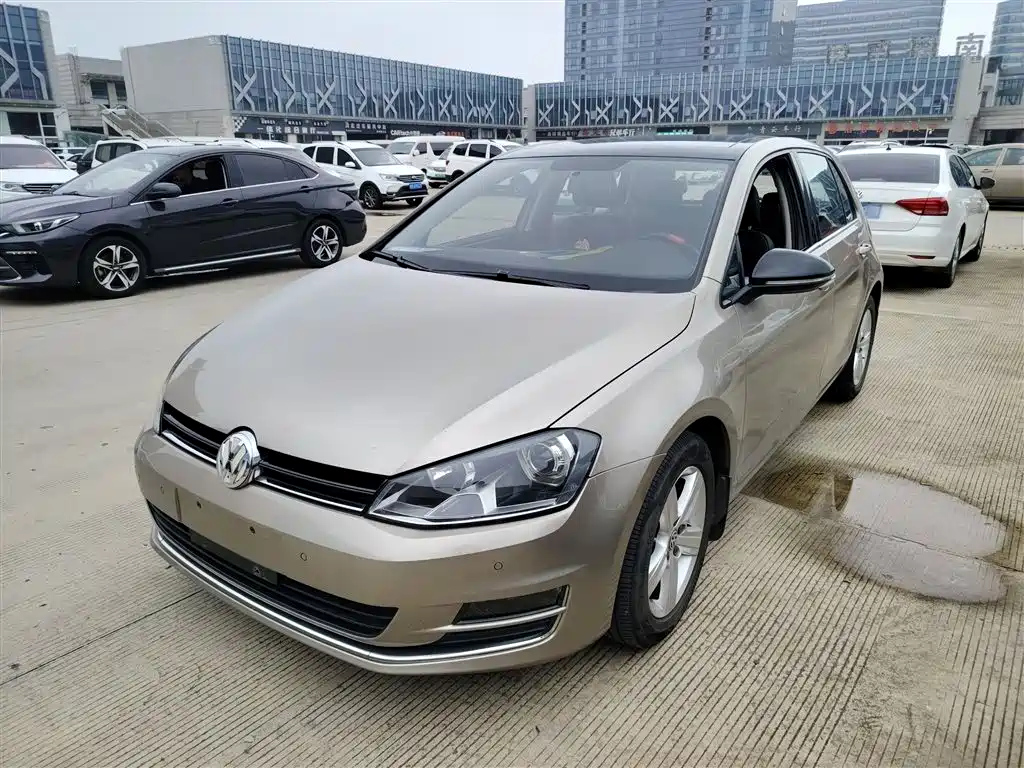 VOLKSWAGEN GOLF 2017
