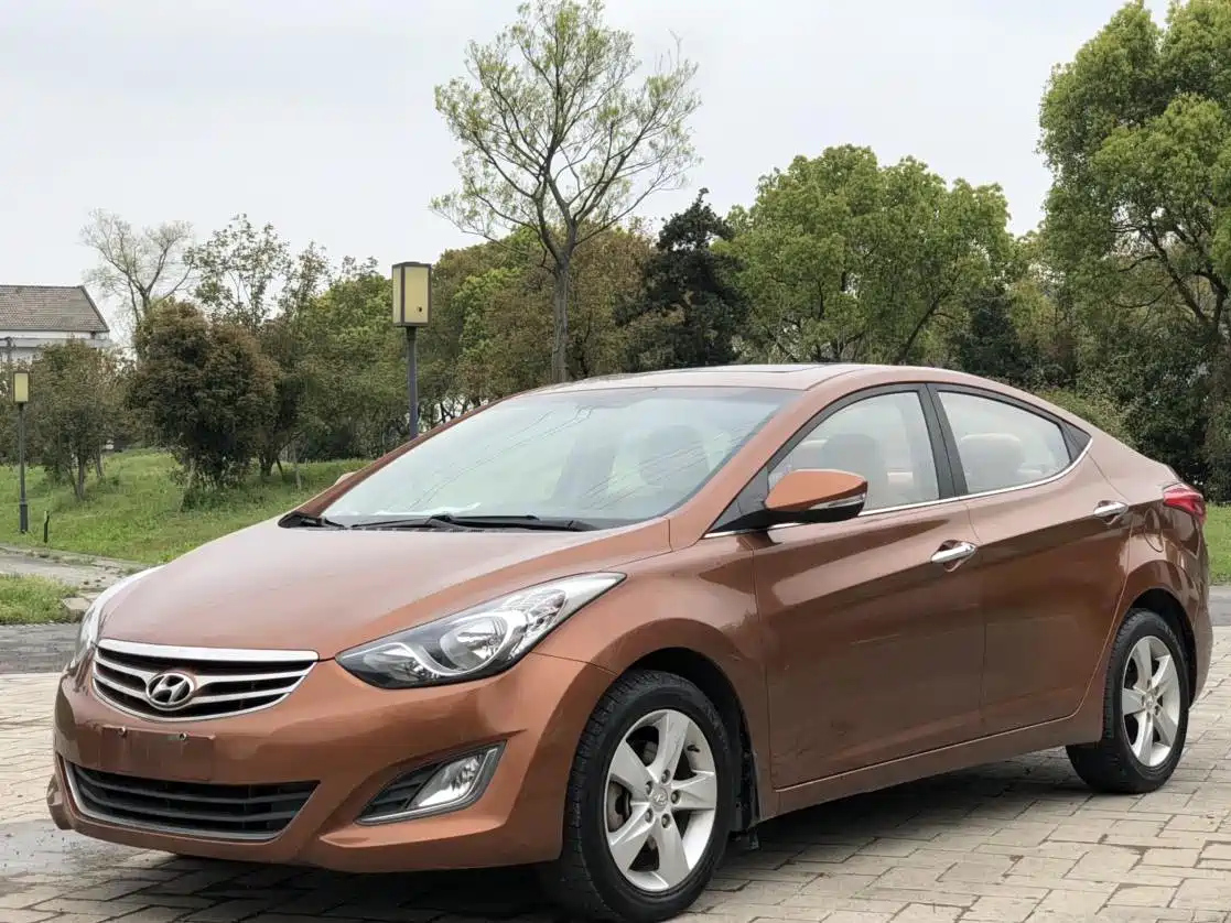 HYUNDAI ELANTRA 2012