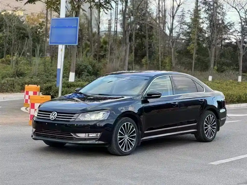 VOLKSWAGEN PASSAT 2015