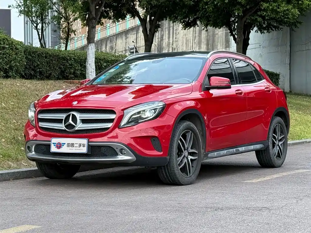 MERCEDES BENZ GLA 2015