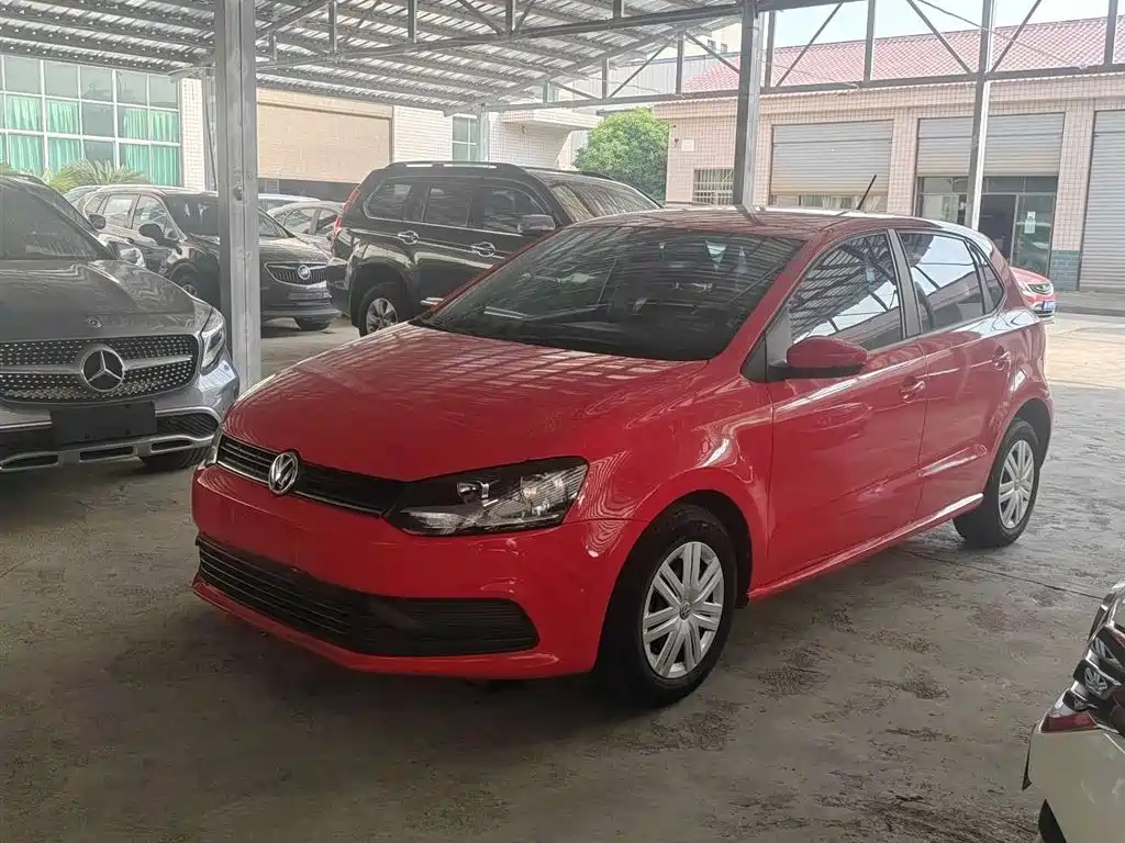 VOLKSWAGEN POLO 2016