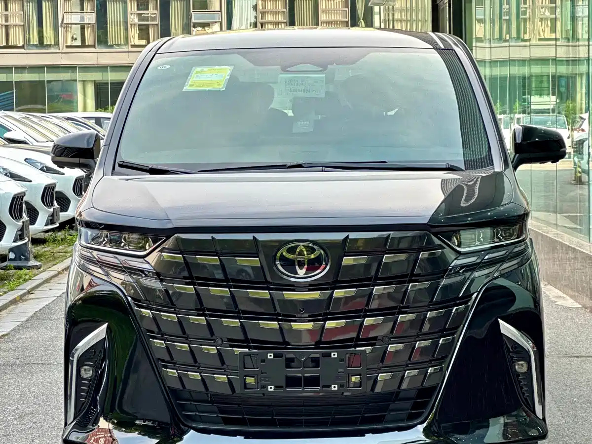 TOYOTA ALPHARD 2024