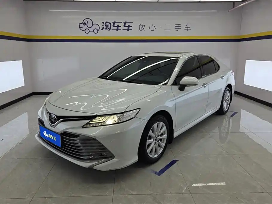 TOYOTA CAMRY 2019
