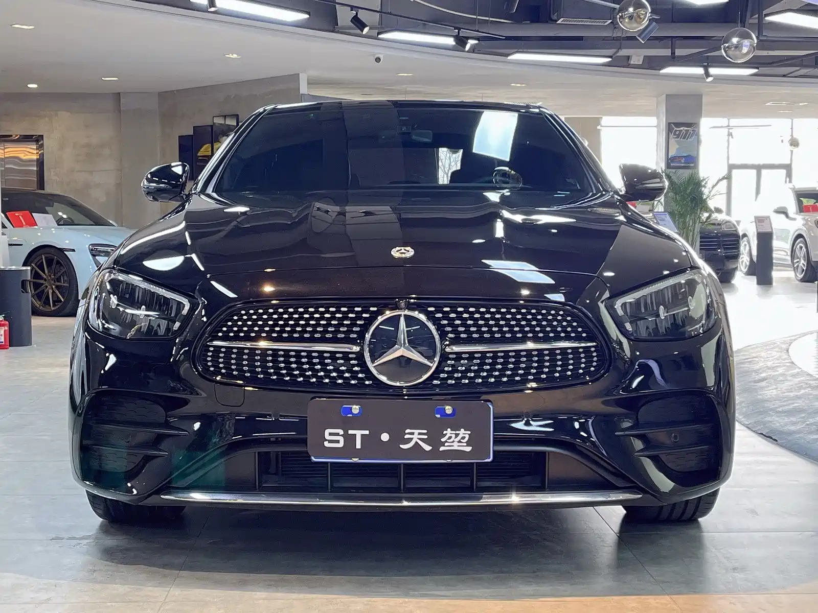 MERCEDES BENZ E-CLASS