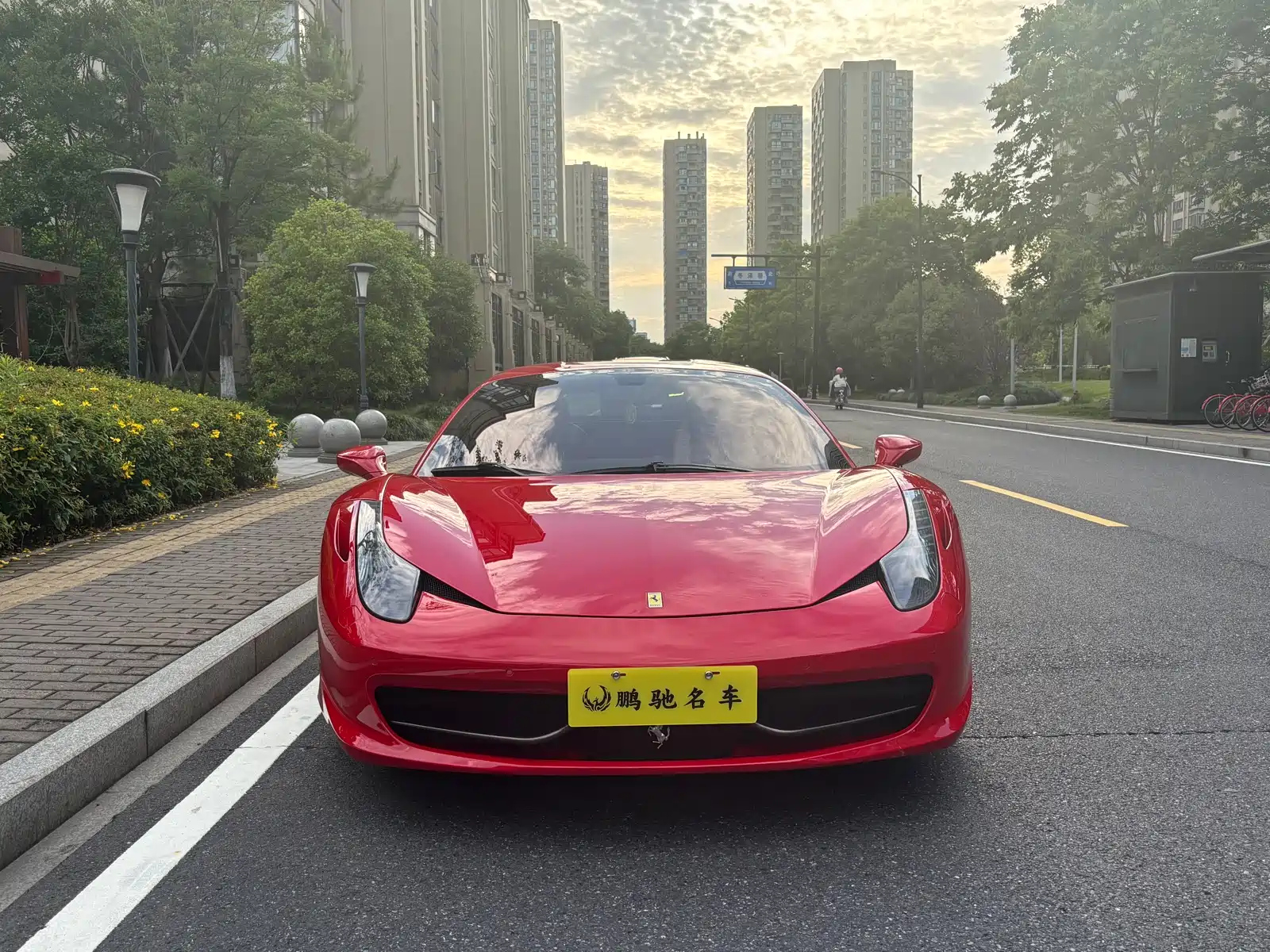 FERRARI 458