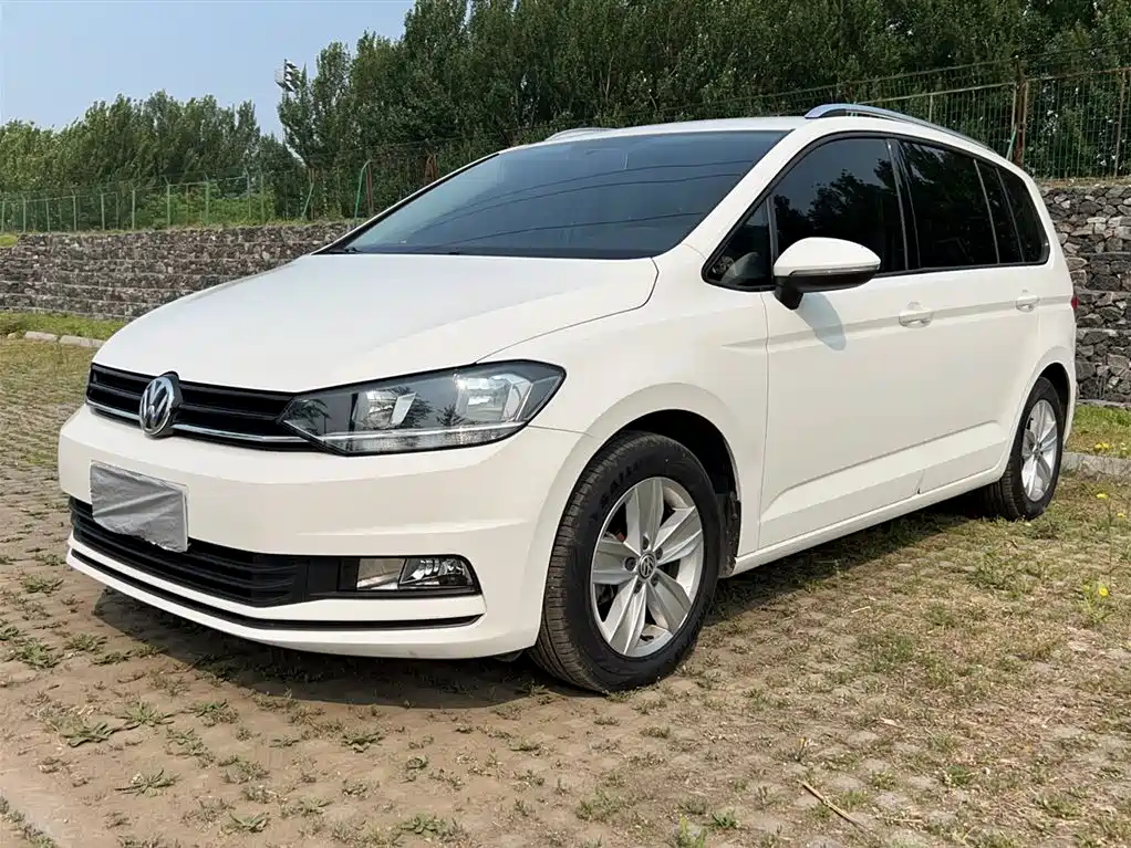 VOLKSWAGEN TOURAN 2018