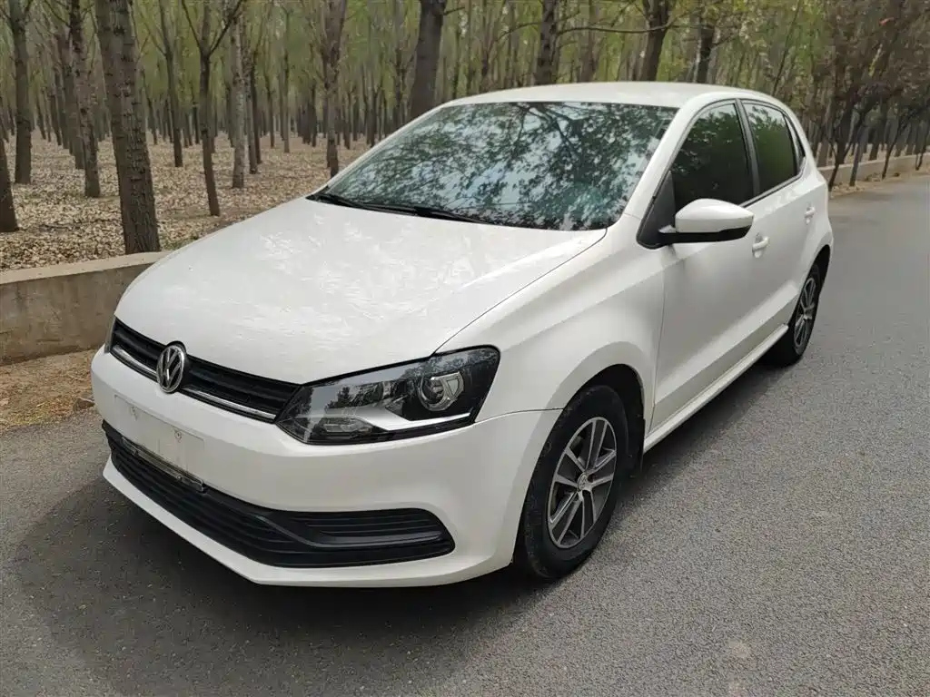VOLKSWAGEN POLO 2016
