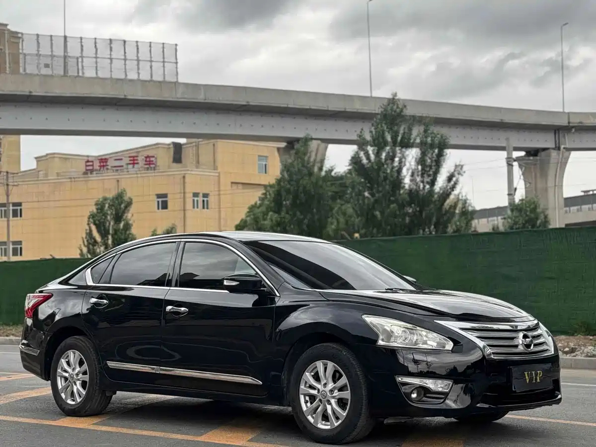 NISSAN TEANA 2013