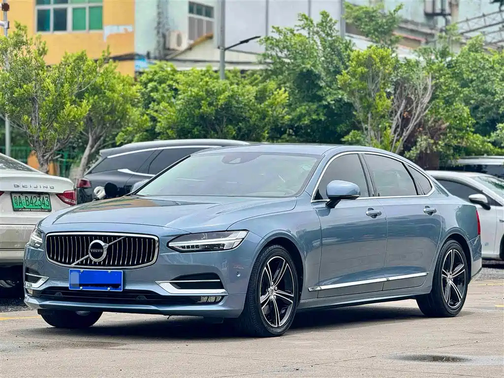 VOLVO S90 2019