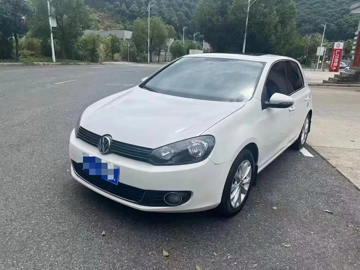 VOLKSWAGEN GOLF 2012