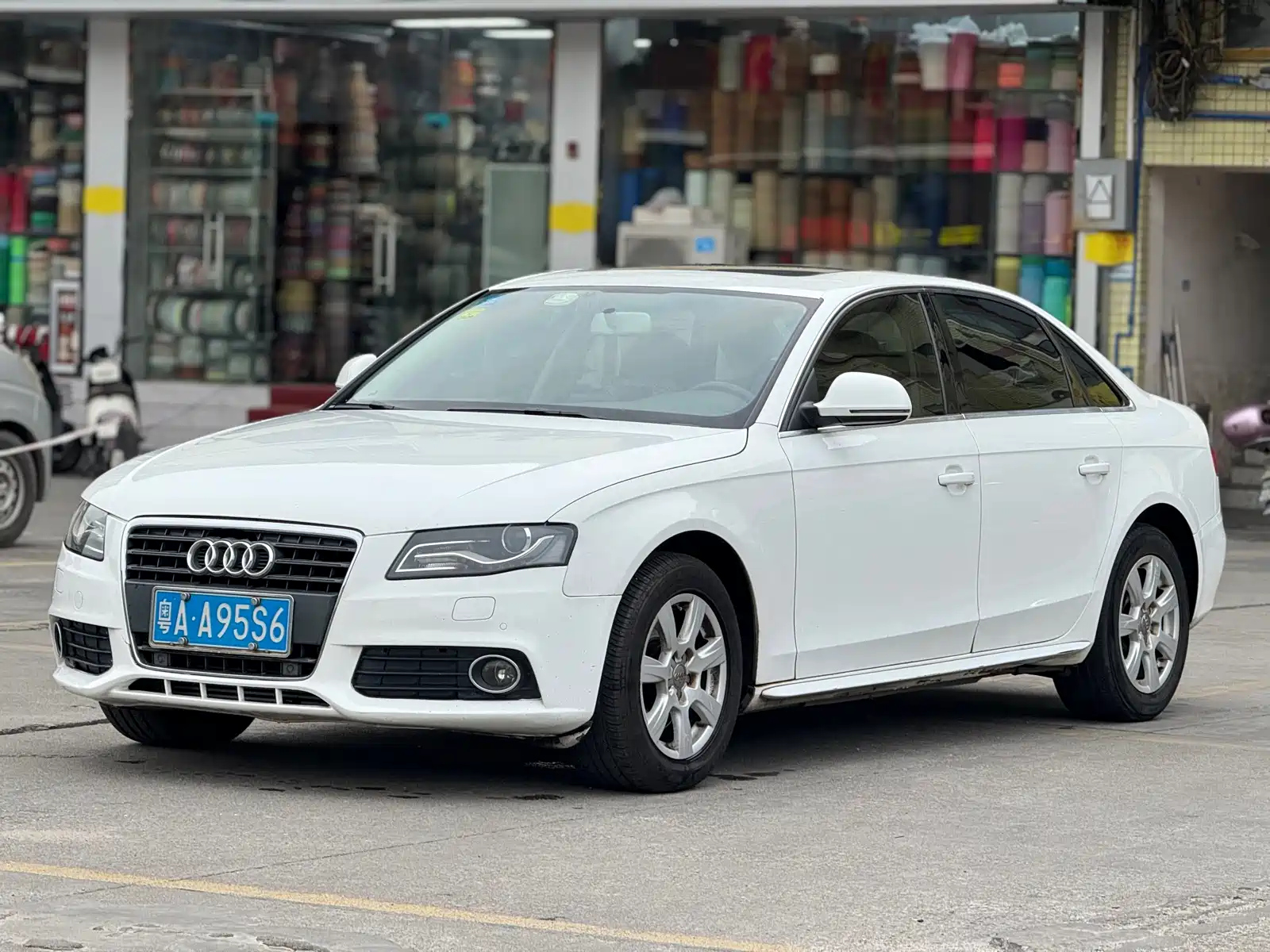 AUDI A4L 2012