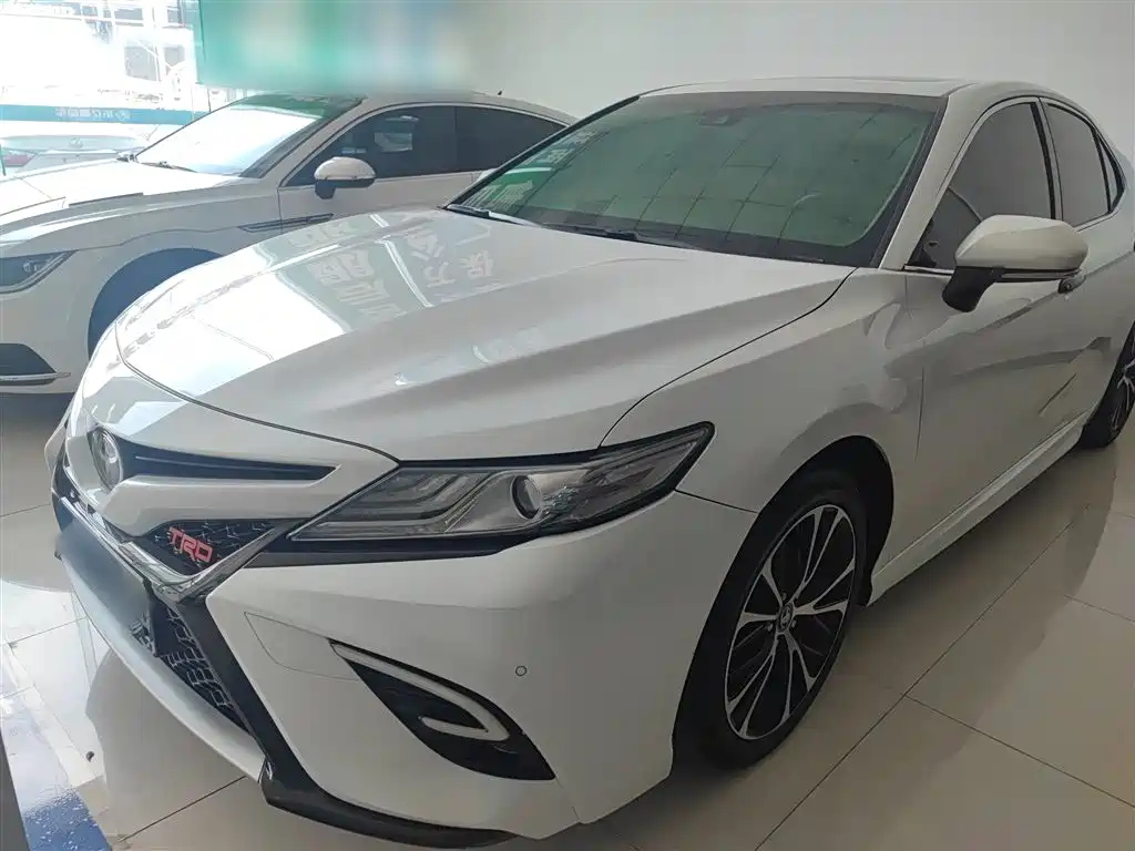 TOYOTA CAMRY 2019
