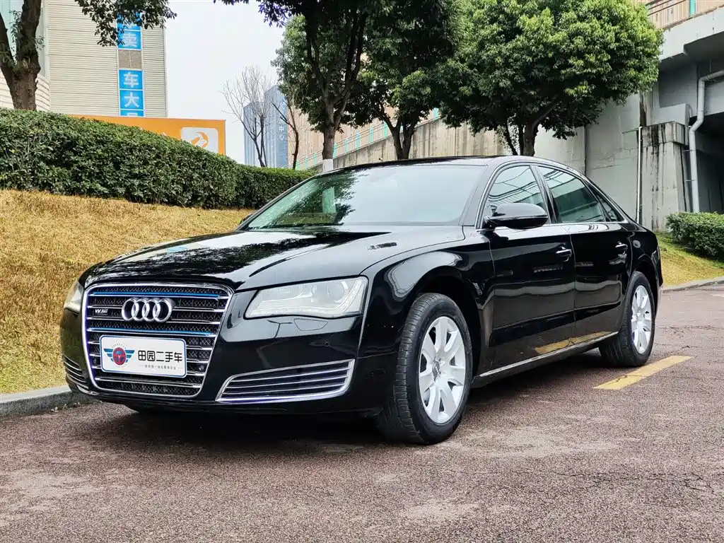 AUDI A8