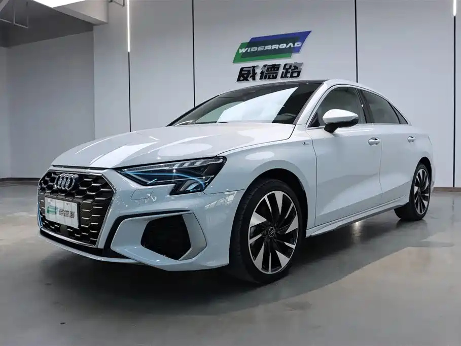 AUDI A3 2024