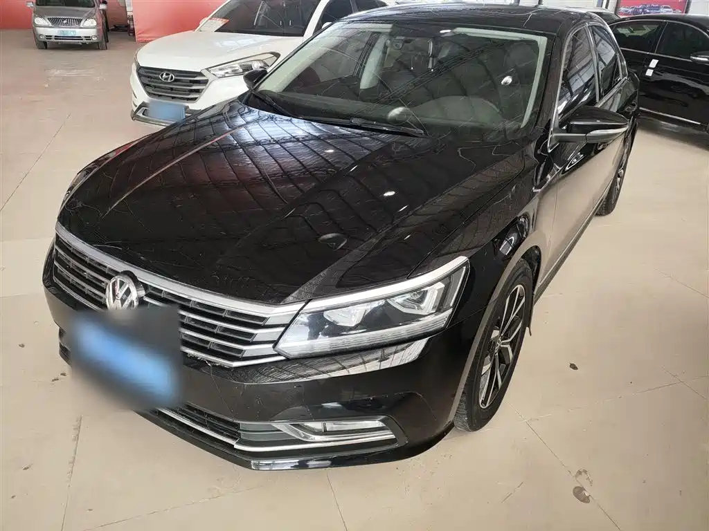 VOLKSWAGEN PASSAT 2017