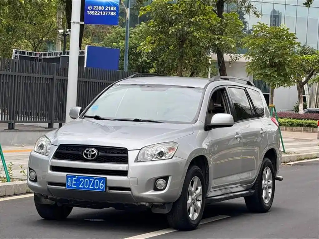 TOYOTA RAV4 RONGFANG 2011