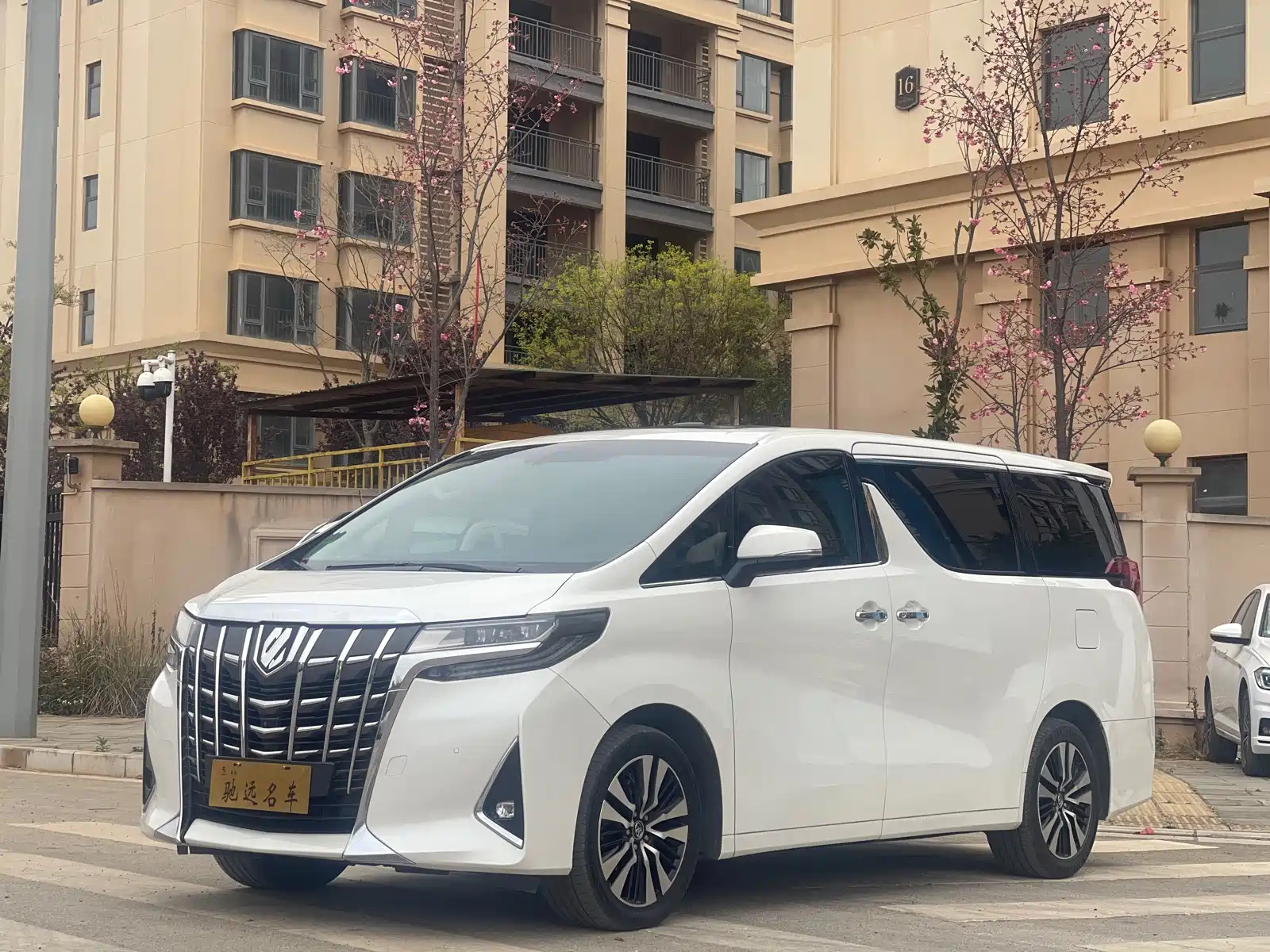 TOYOTA ALPHARD 2018