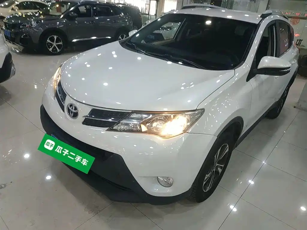 TOYOTA RAV4 RONGFANG 2015