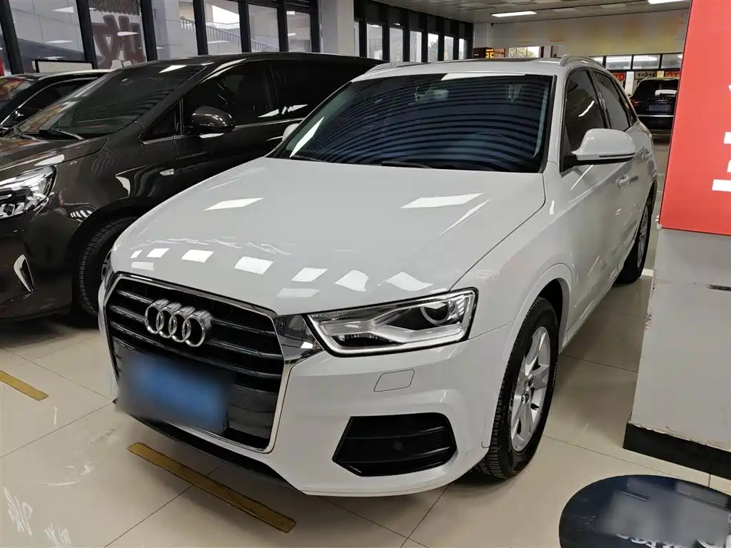 AUDI Q3 2016