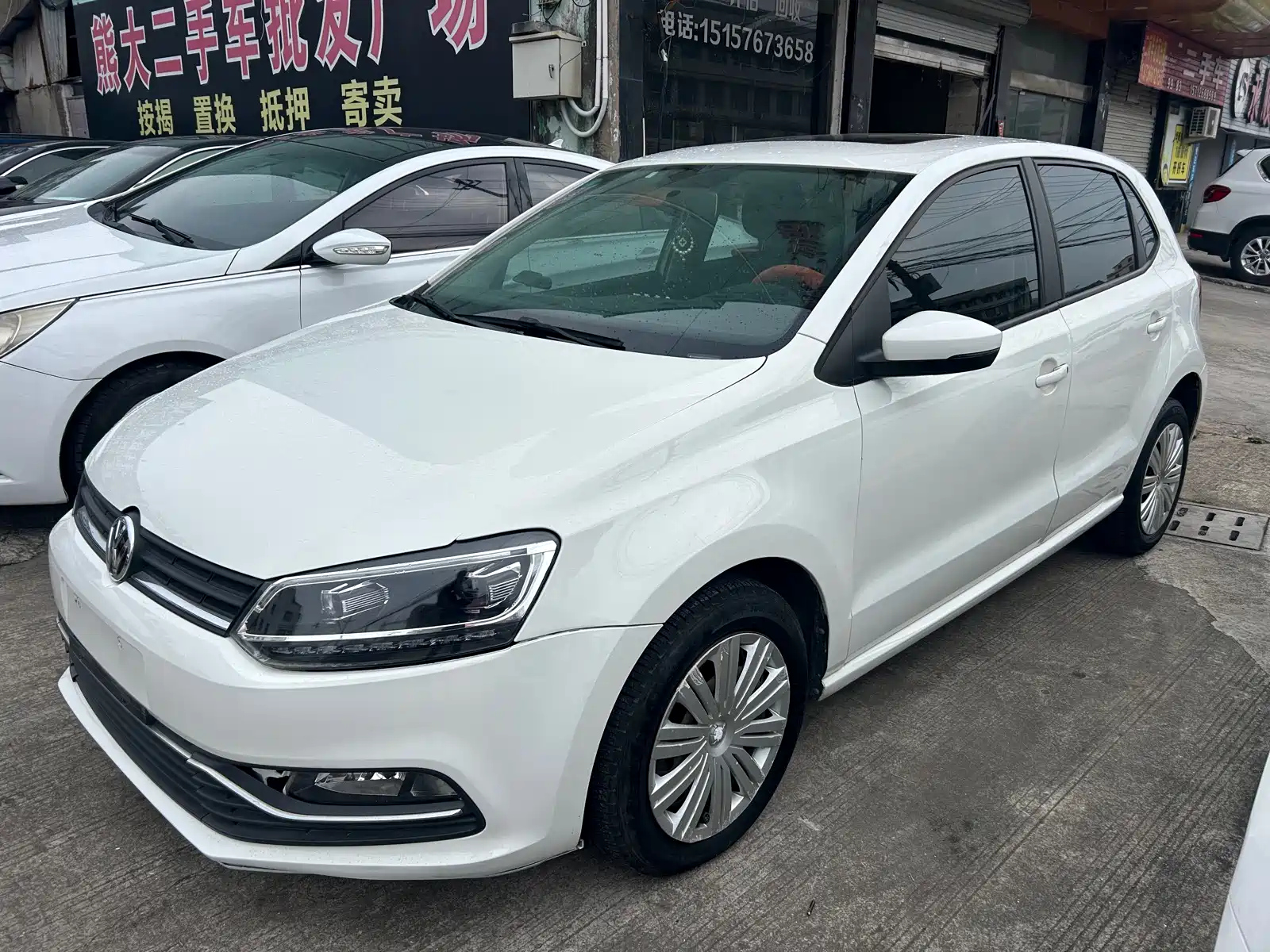 VOLKSWAGEN POLO 2016