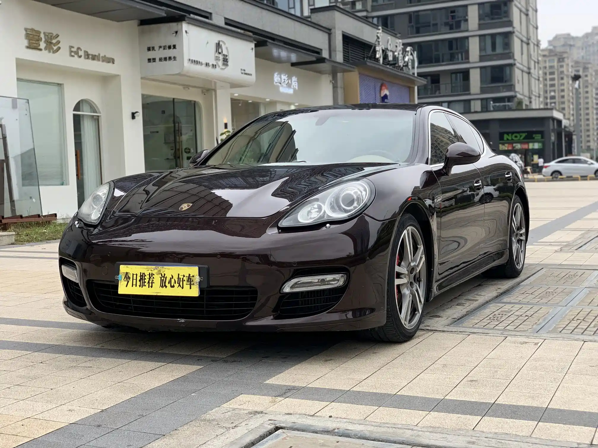 PORSCHE PANAMERA