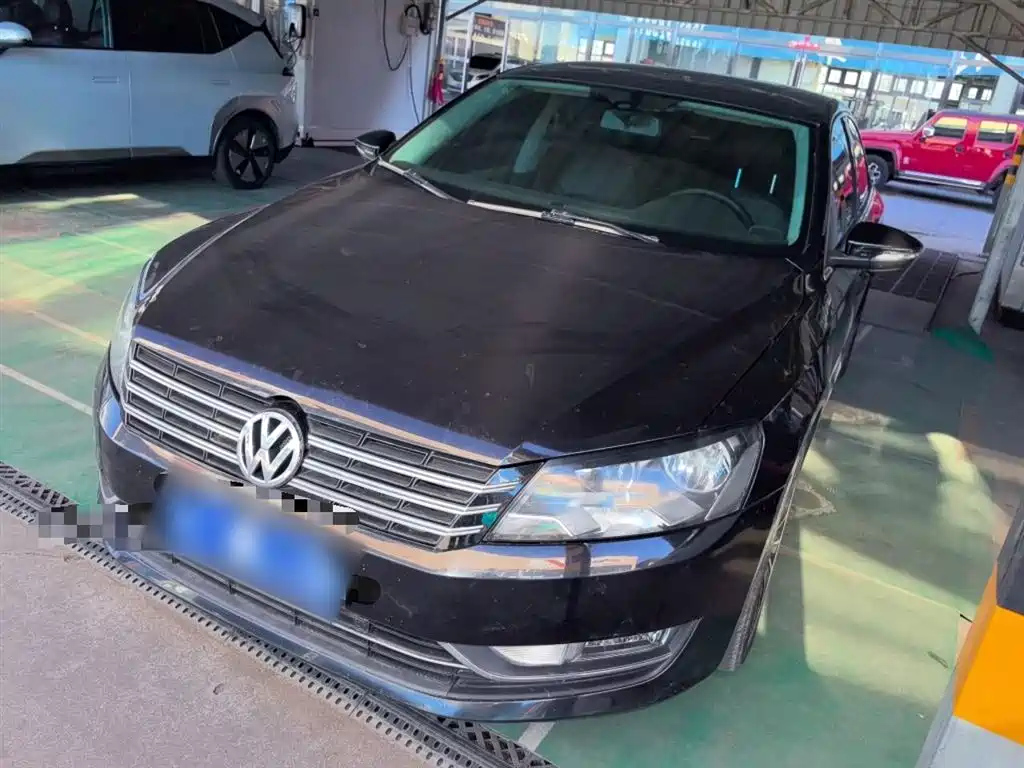 VOLKSWAGEN PASSAT 2014
