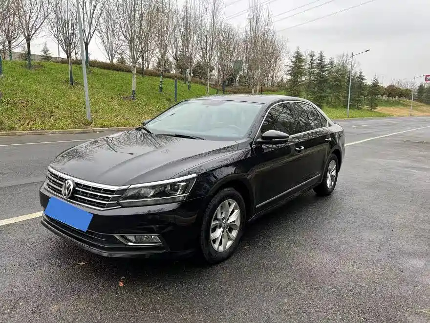VOLKSWAGEN PASSAT 2015
