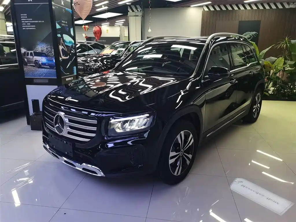 MERCEDES BENZ GLB 2024