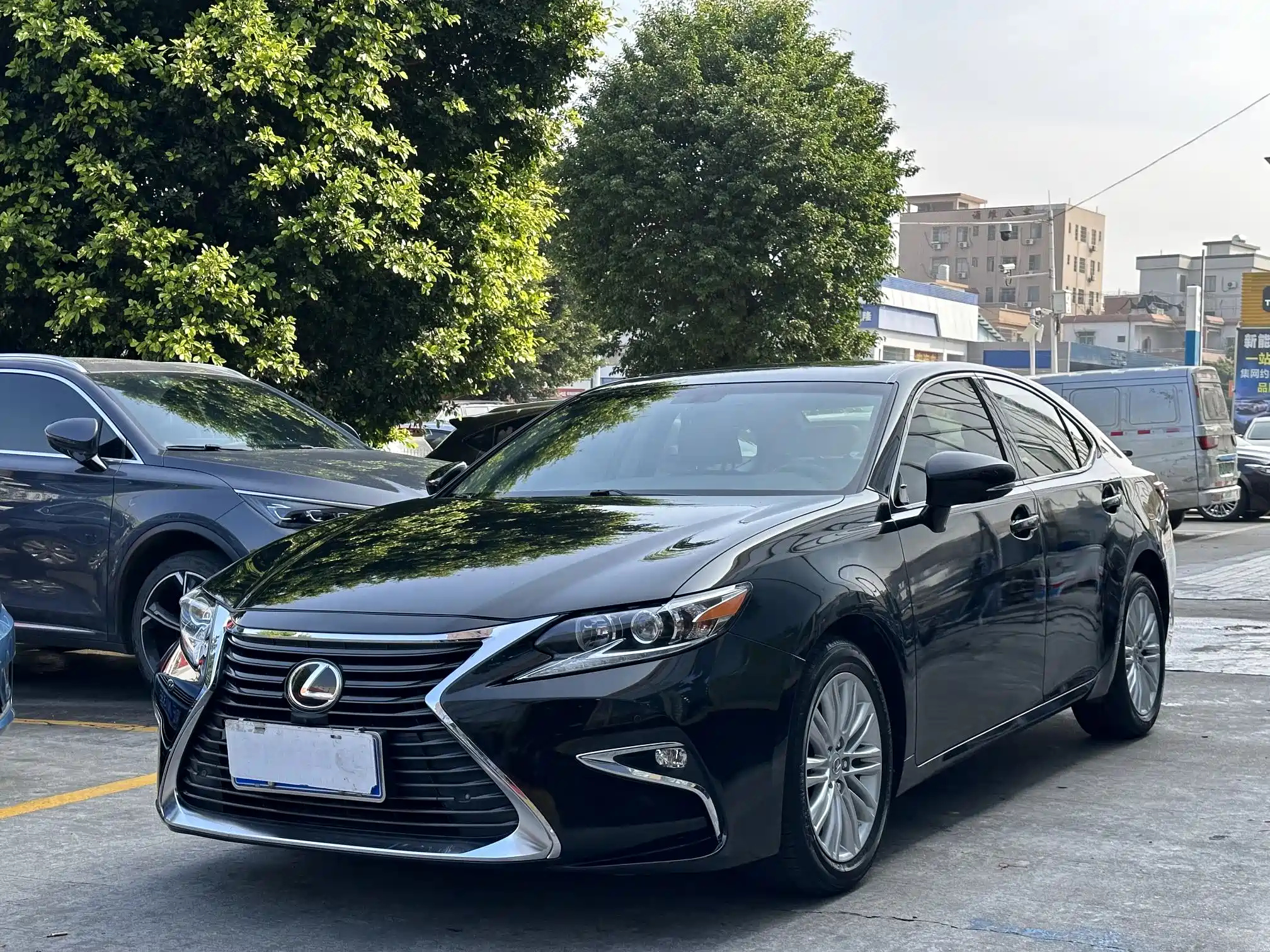 LEXUS ES 2015