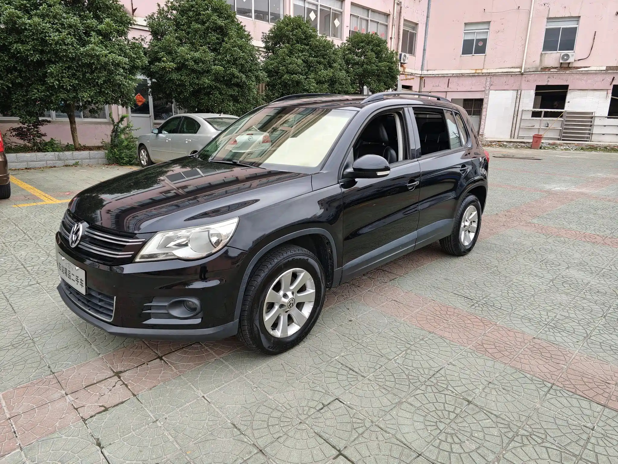 VOLKSWAGEN TIGUAN 2012