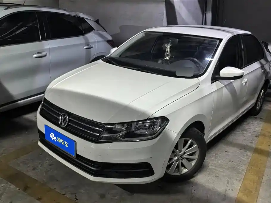 VOLKSWAGEN SANTANA 2019