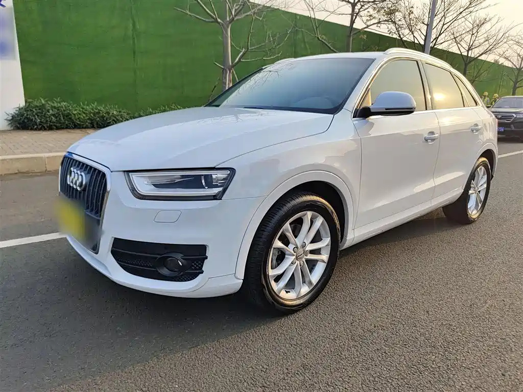 AUDI Q3 2016