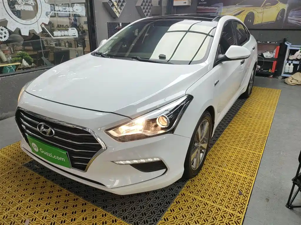 HYUNDAI MISTRA 2017